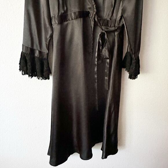 Flora by Flora Nikrooz Stella Black Satin Venise Trim Robe Women's Size XXL - Picture 5 of 11